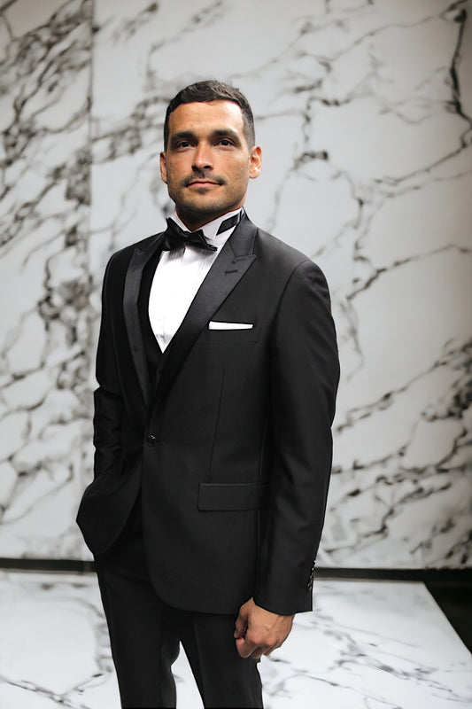 Kingsman Peak Lapel Tuxedo